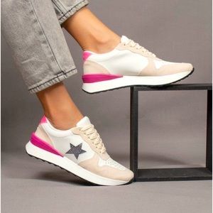 Women’s MAKERS Nova Pop of Pink Sneaker